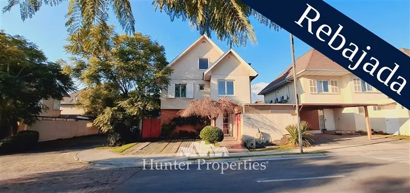 Casa Condominio en venta de 5 dorm. en Peñalolén