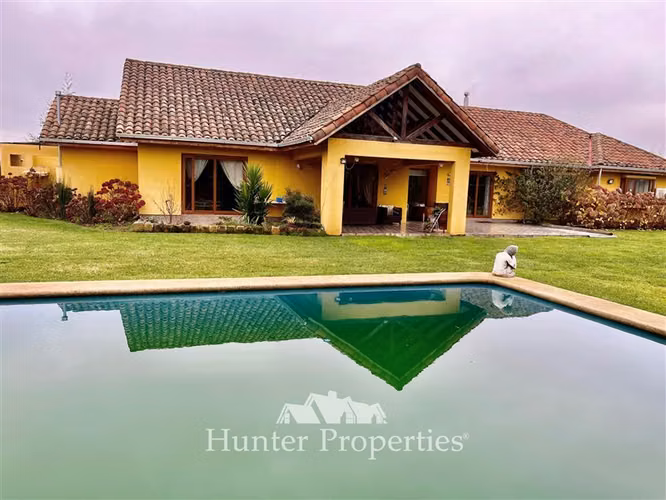 Parcela en venta en Talca, con casa, piscina, solida, 300M2