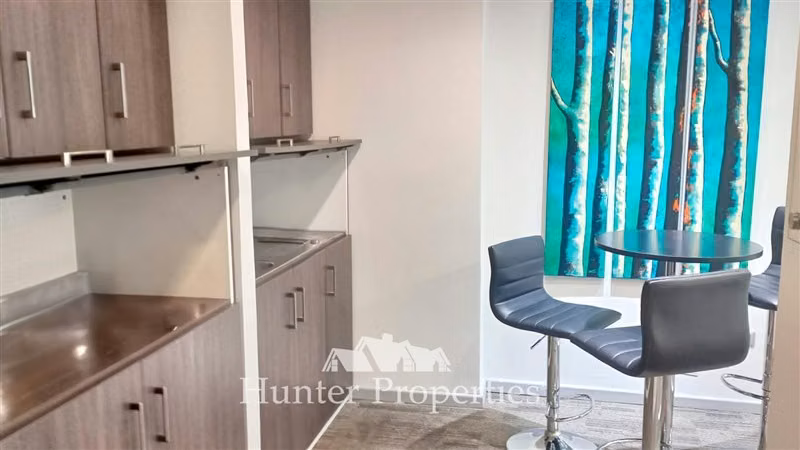 Oficina Amoblada en venta Metro Manquehue en Las Condes