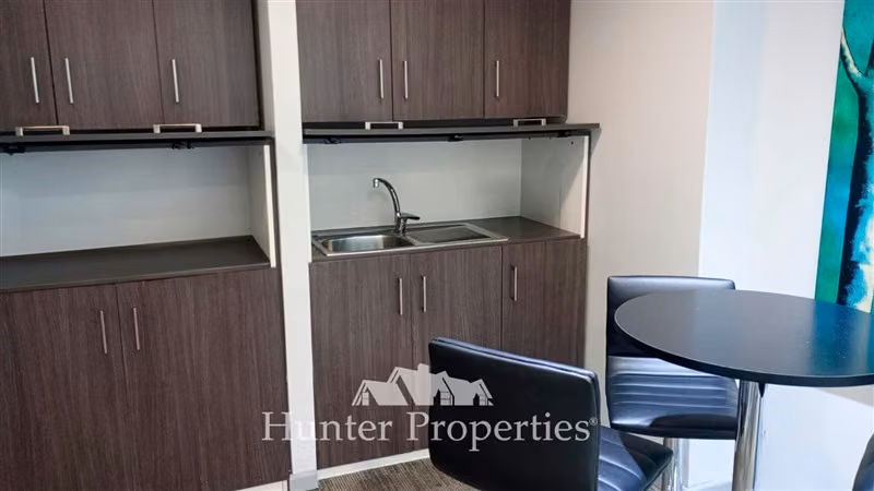 Oficina Amoblada en venta Metro Manquehue en Las Condes