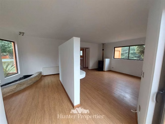 Moderna Casa en condominio. Piscina- jardines-quincho 7D-6B