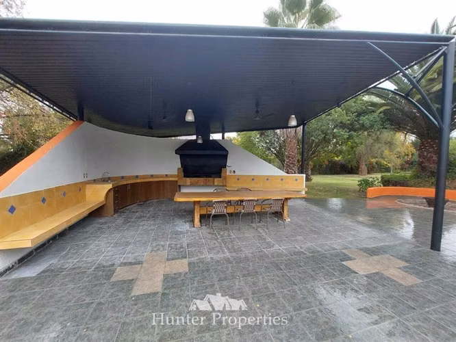 Moderna Casa en condominio. Piscina- jardines-quincho 7D-6B