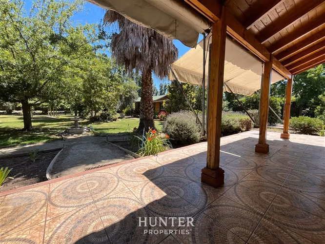 Casa Impecable Colina: Jardín Formado y Seguridad Total - Imagen 10