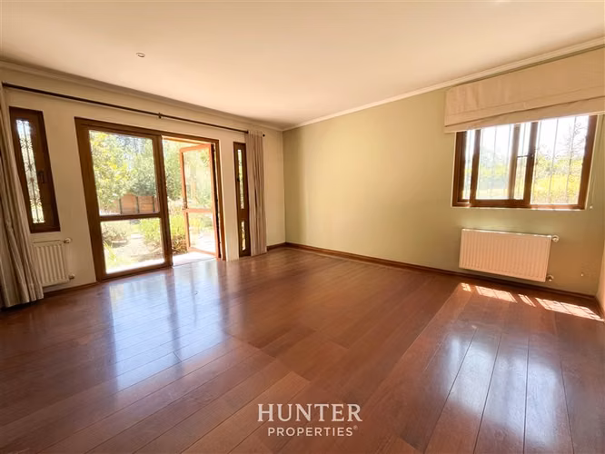 Casa Impecable Colina: Jardín Formado y Seguridad Total - Imagen 18