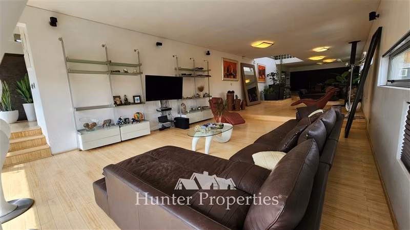 Casa en venta de 5D y 5B en Cond La Reserva. Colina