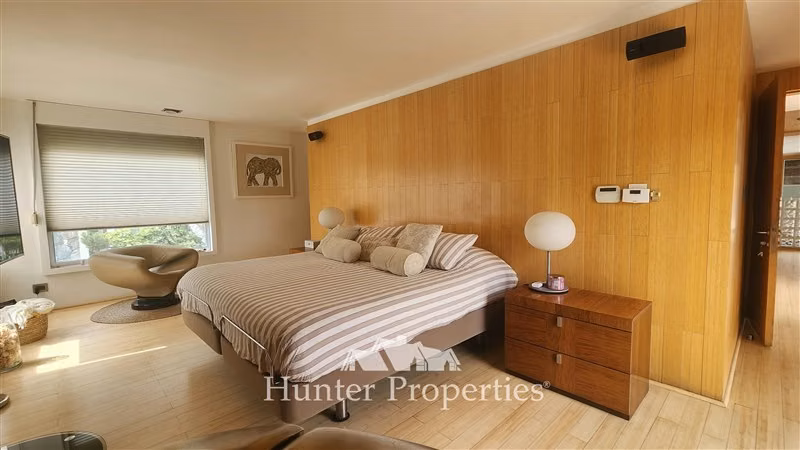 Casa en venta de 5D y 5B en Cond La Reserva. Colina