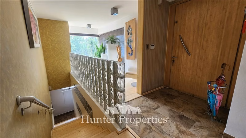 Venta de parcela con casa 5D y 5B en Cond La Reserva. Colina