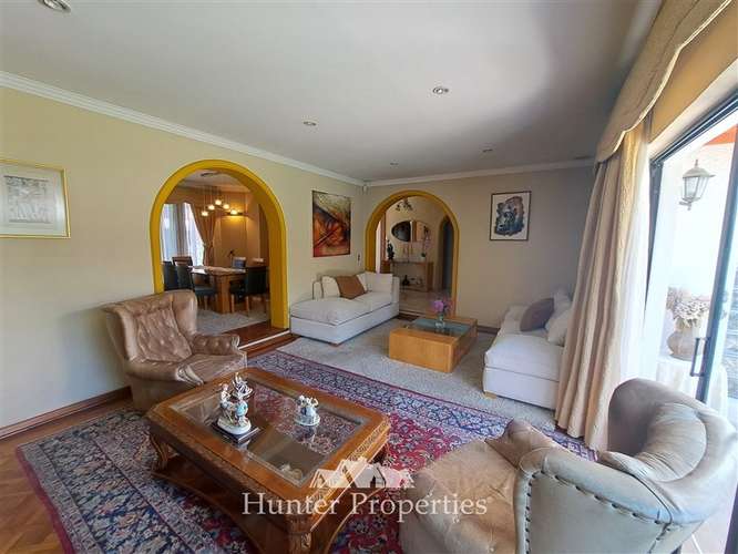 Casa en venta de 5 dorm. en Las Condes