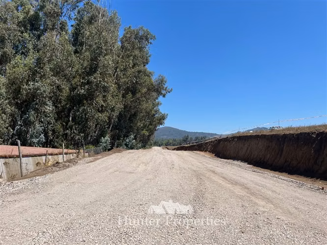 Terreno plano en venta en el Lago Colbún, condominio mirador