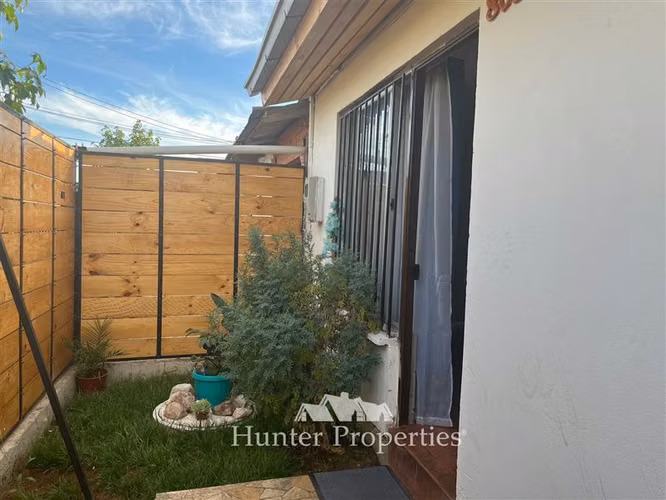 Casa remodelada en venta de 3D. en Colbún proxima a la plaza