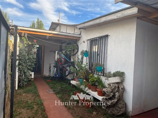Casa remodelada en venta de 3D. en Colbún proxima a la plaza