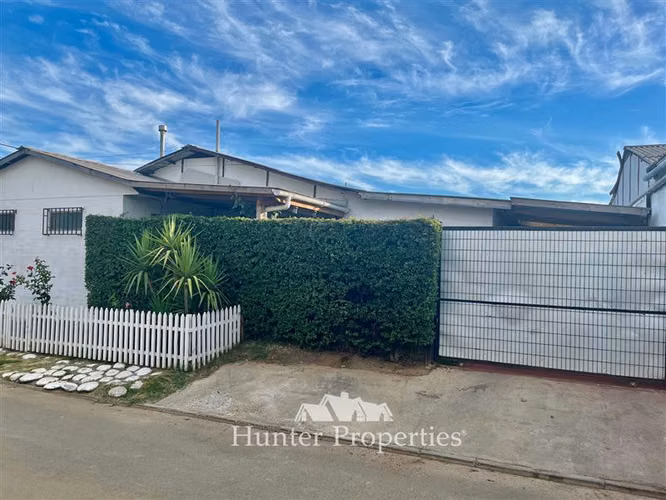 Casa remodelada en venta de 3D. en Colbún proxima a la plaza