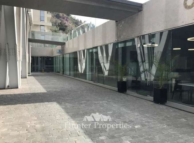 Local Comercial costado Hotel Sheraton Providencia