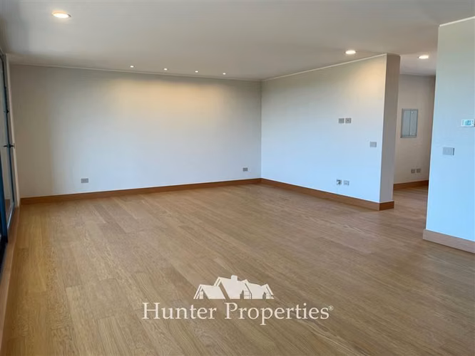 Lujoso Dpto. en venta de 4D + Sala de Estar en las Rastras.