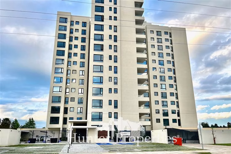 Lujoso Dpto. en venta de 4D + Sala de Estar en las Rastras.