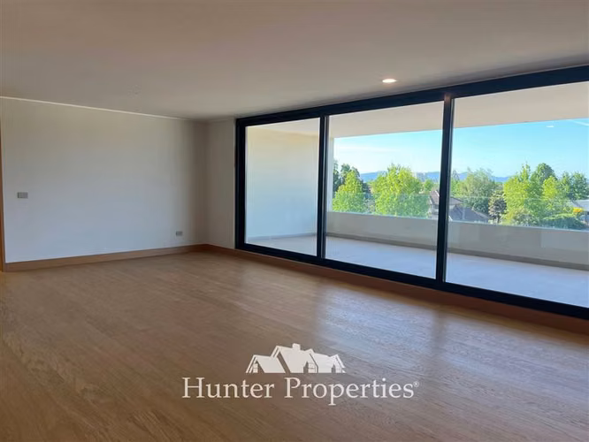 Lujoso Dpto. en venta de 4D + Sala de Estar en las Rastras.