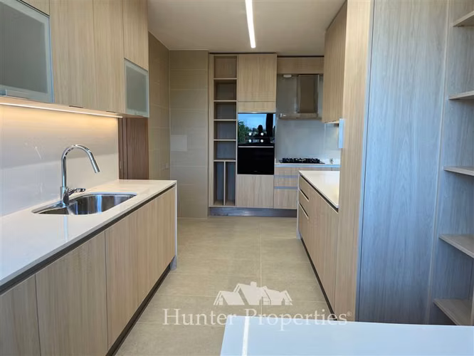 Lujoso Dpto.en venta de 4D y 4B,en las rastras, Talca