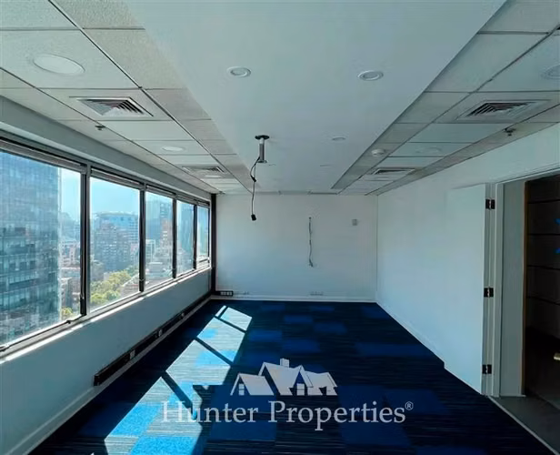 Oficina en arriendo en Las Condes Sanhattan Metro Tobalaba