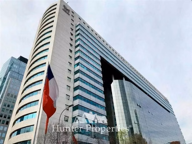 Oficina en arriendo en Las Condes Sanhattan Metro Tobalaba