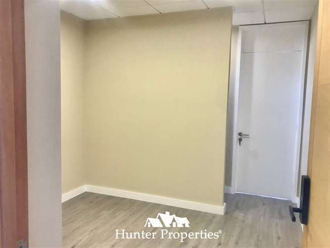 Nueva, moderna y amplia oficina en venta en el centro -Talca