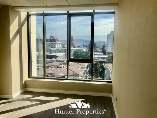 Nueva, moderna y amplia oficina en venta en el centro -Talca