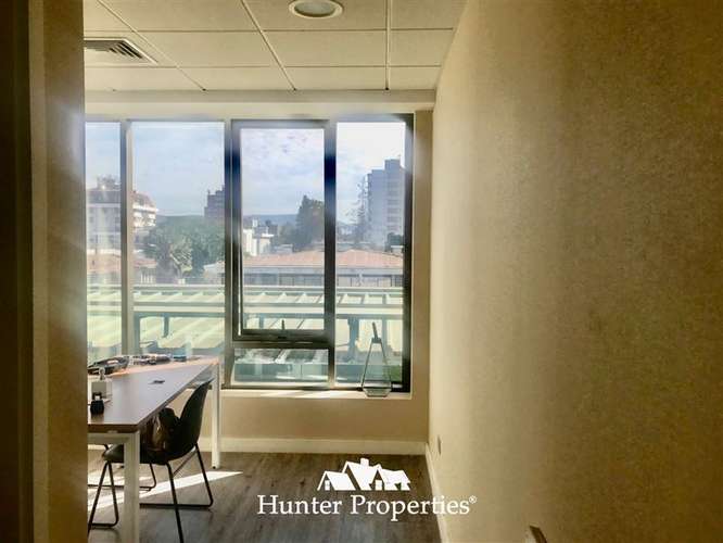 Moderna, nueva y céntrica oficina, en venta en Talca