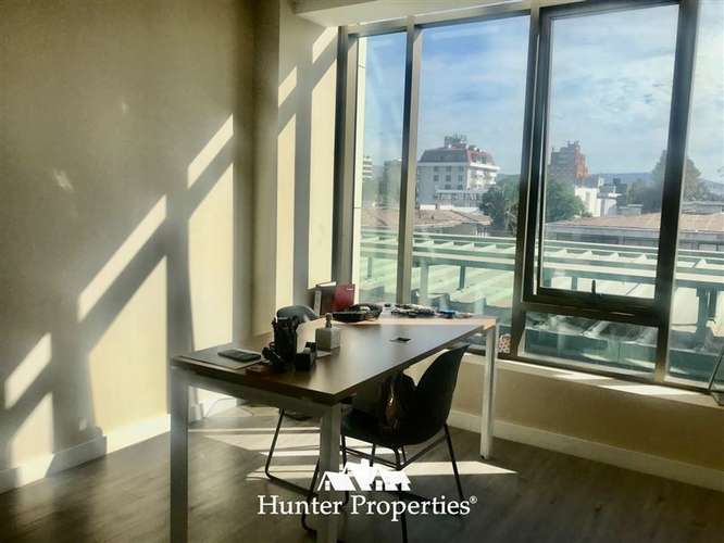 Moderna, nueva y céntrica oficina, en venta en Talca