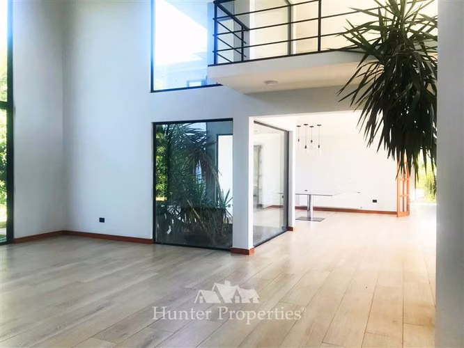 Casa en venta en oferta de 5D 5B de 579 M2 en Unihue Talca