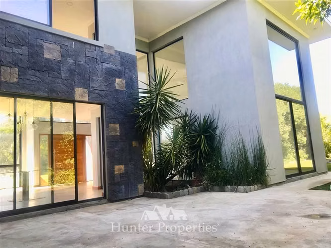 Casa en venta en oferta de 5D 5B de 579 M2 en Unihue Talca