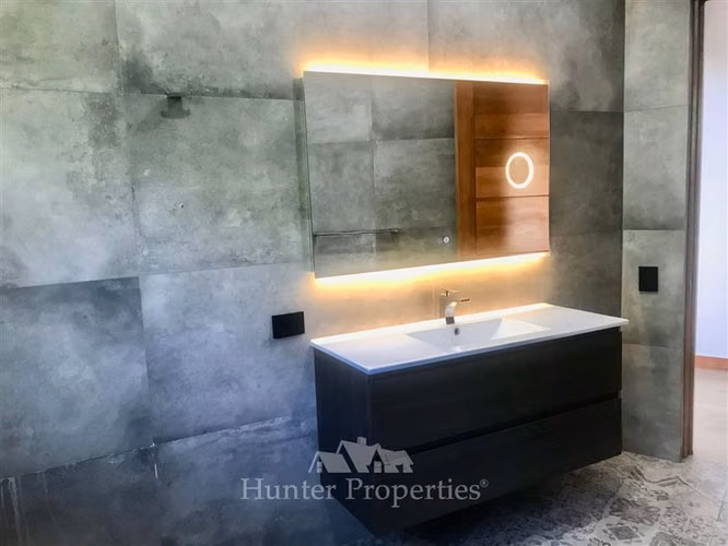 Casa en venta en oferta de 5D 5B de 579 M2 en Unihue Talca