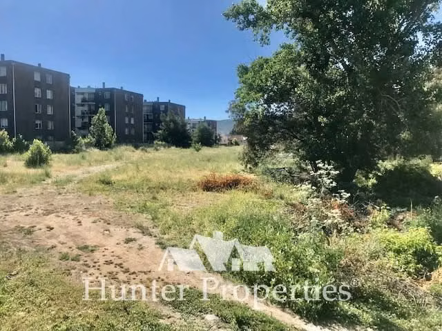 Terreno en oferta, perfil inmobiliario zona universitaria.
