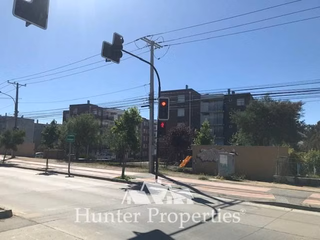 Terreno en oferta, perfil inmobiliario zona universitaria.