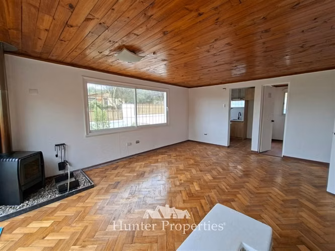 En Venta De 3 Dorm. En Algarrobo