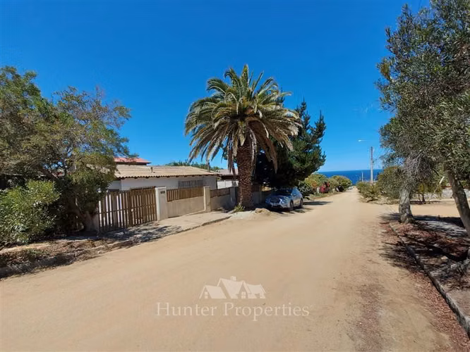 En Venta De 3 Dorm. En Algarrobo