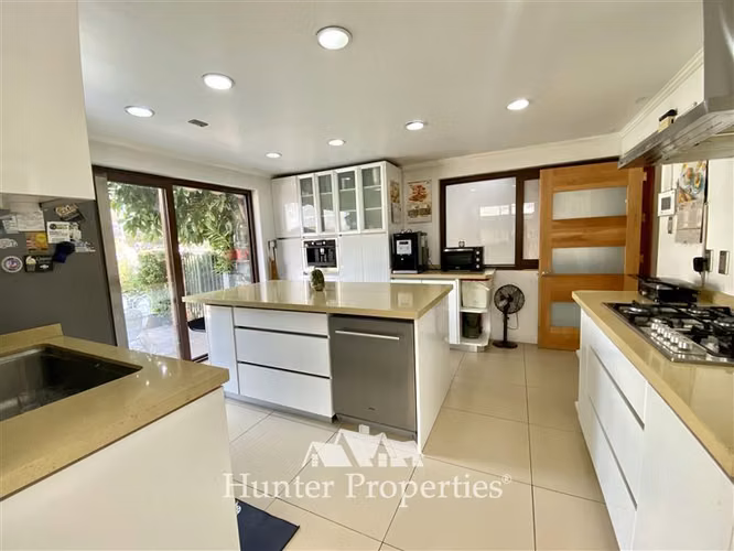 Casa venta de 4 dorm piscina en La Reina Príncipe de Gales - Imagen 25
