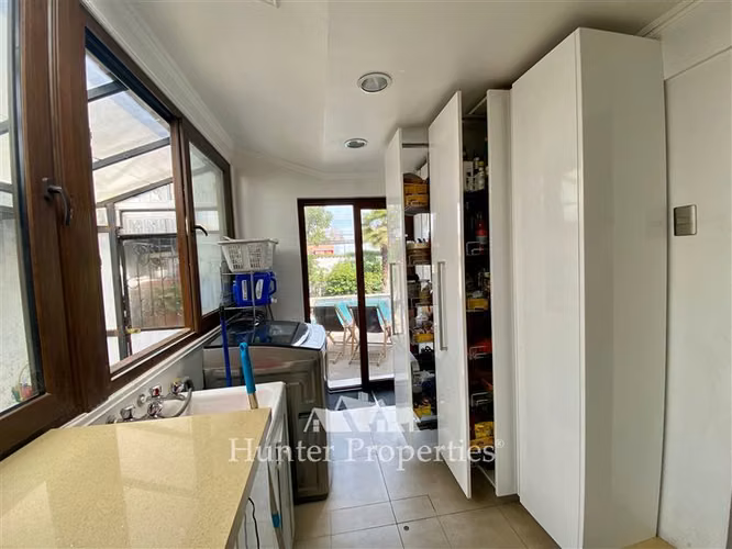 Casa venta de 4 dorm piscina en La Reina Príncipe de Gales - Imagen 37