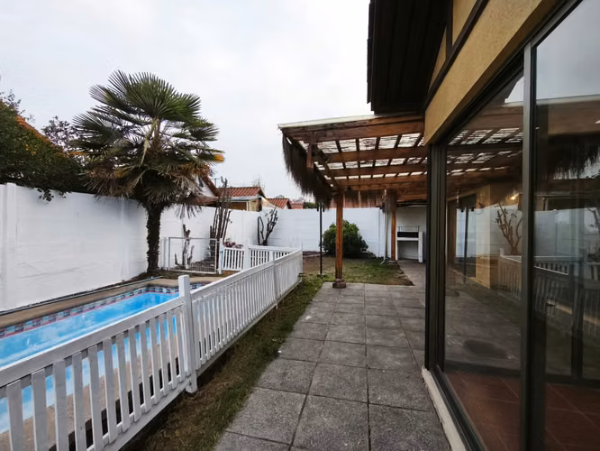 Casa Remodelada con Piscina (3D-2B) Peñaflor - Imagen 7