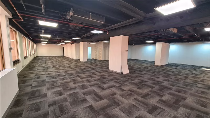 Oficina Arriendo Las Condes E Militar P Libre 267 m2 3 Est. - Imagen 6