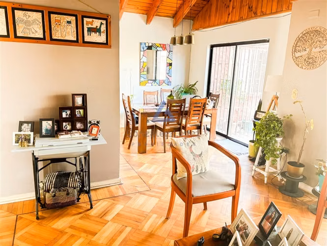 Hermosa Casa 4D con piscina a pasos de 4 Esquinas tasada