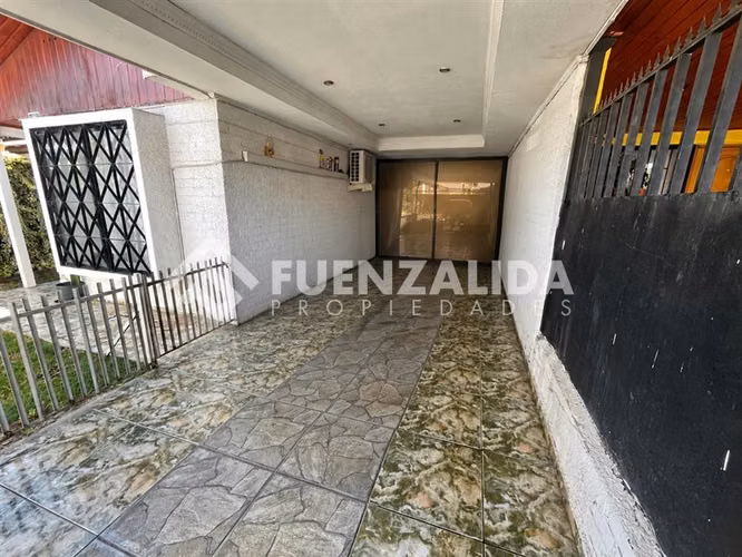 Casa en venta de 3 dorm. en Pudahuel