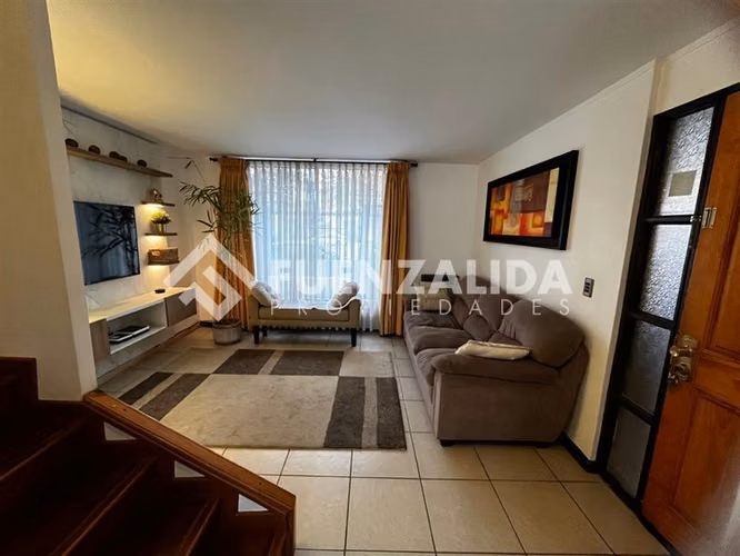 Casa en venta de 3 dorm. en Maipú