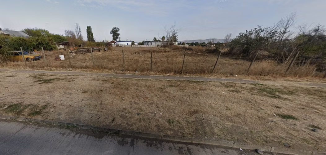 SE VENDE TERRENO CON CASA INCLUIDA