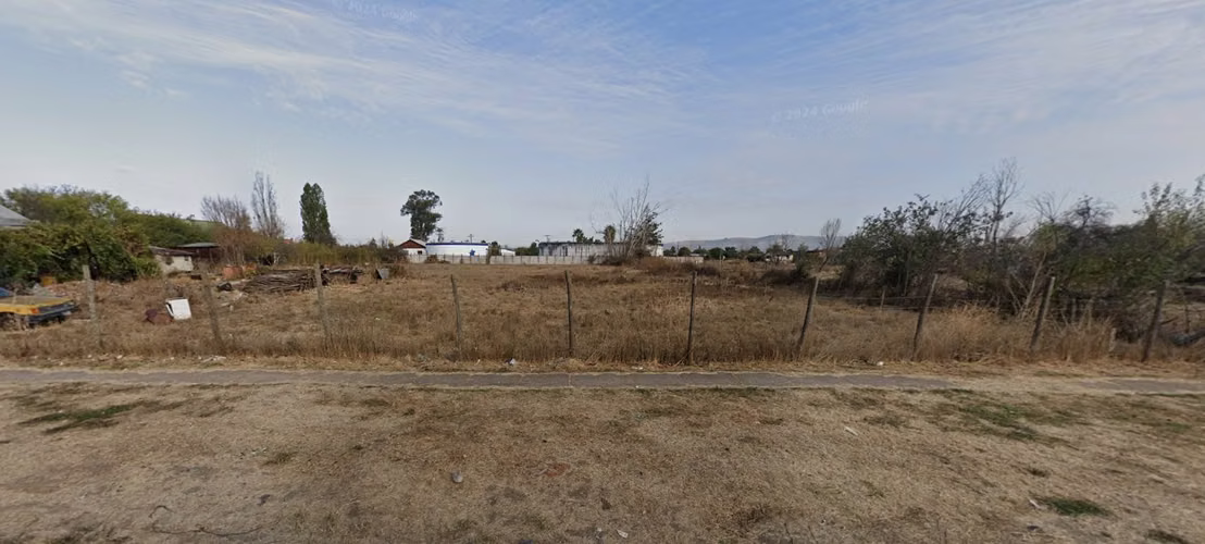 SE VENDE TERRENO CON CASA INCLUIDA