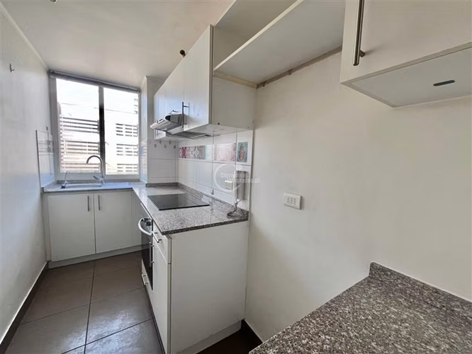 2 dorm. 2 baños. Orientación oriente. Metro Lo Vial