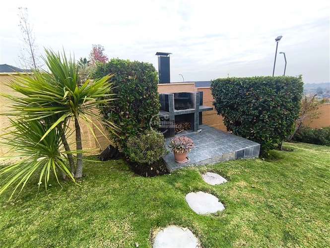 Con opcion de arriendo. 5 dorm. 5 Baños. Altos de Macul - Imagen 6