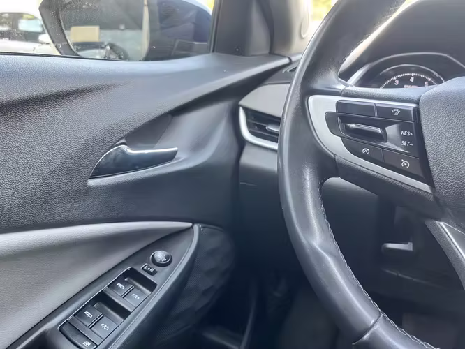 CHEVROLET ONIX PREMIER SEDÁN 1.0 TURBO AUT. 2023