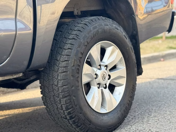 Toyota hilux 2011 dx 4x4