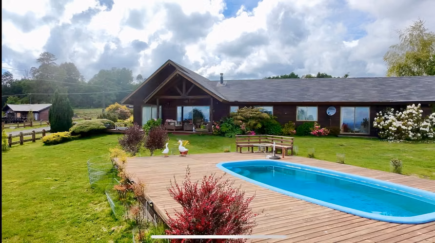 VENTA CASA ACCESO AL LAGO COUNTRY PUCON  (165187)