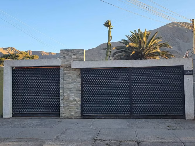 Casa Las Heras, sector Alameda, Villa Los Pimientos