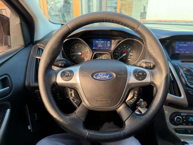 FORD FOCUS SE 2.0 AT 2013